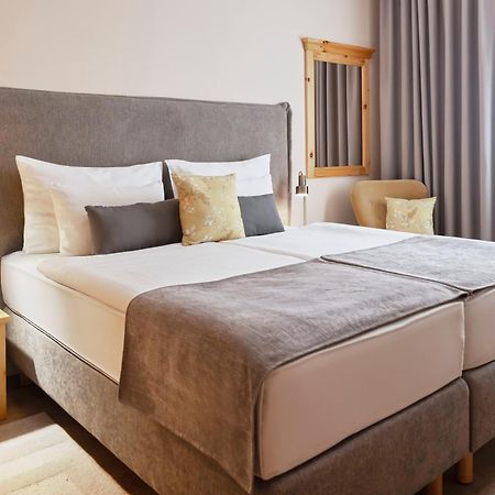 Hotel Kadoor Karlovac Extérieur photo