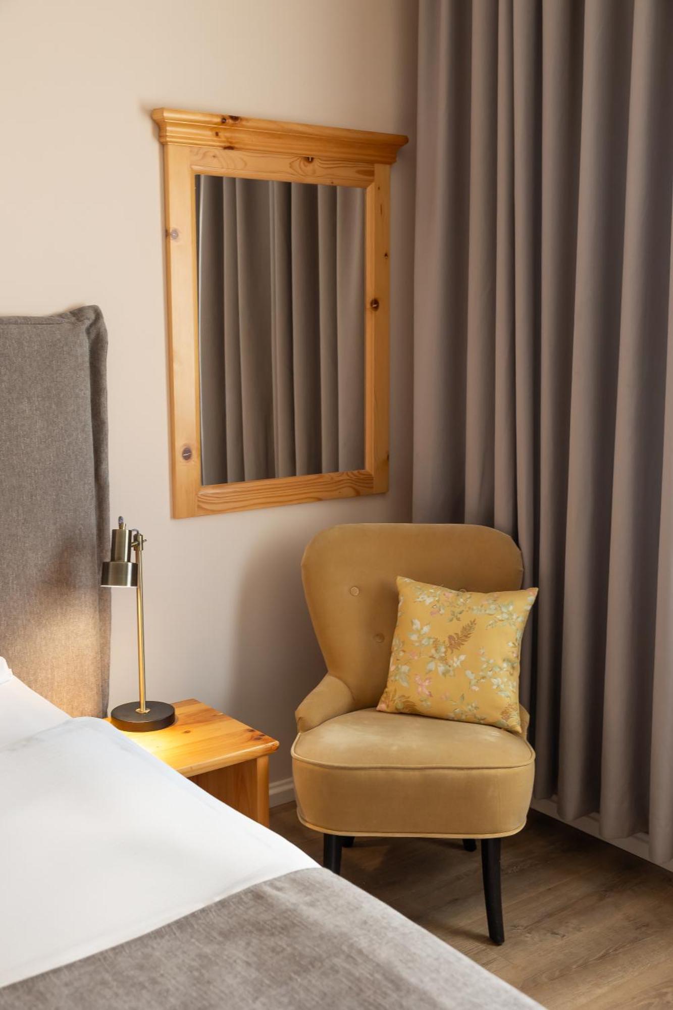 Hotel Kadoor Karlovac Extérieur photo
