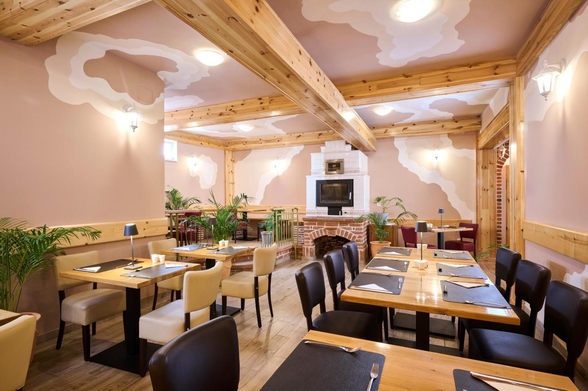 Hotel Kadoor Karlovac Extérieur photo