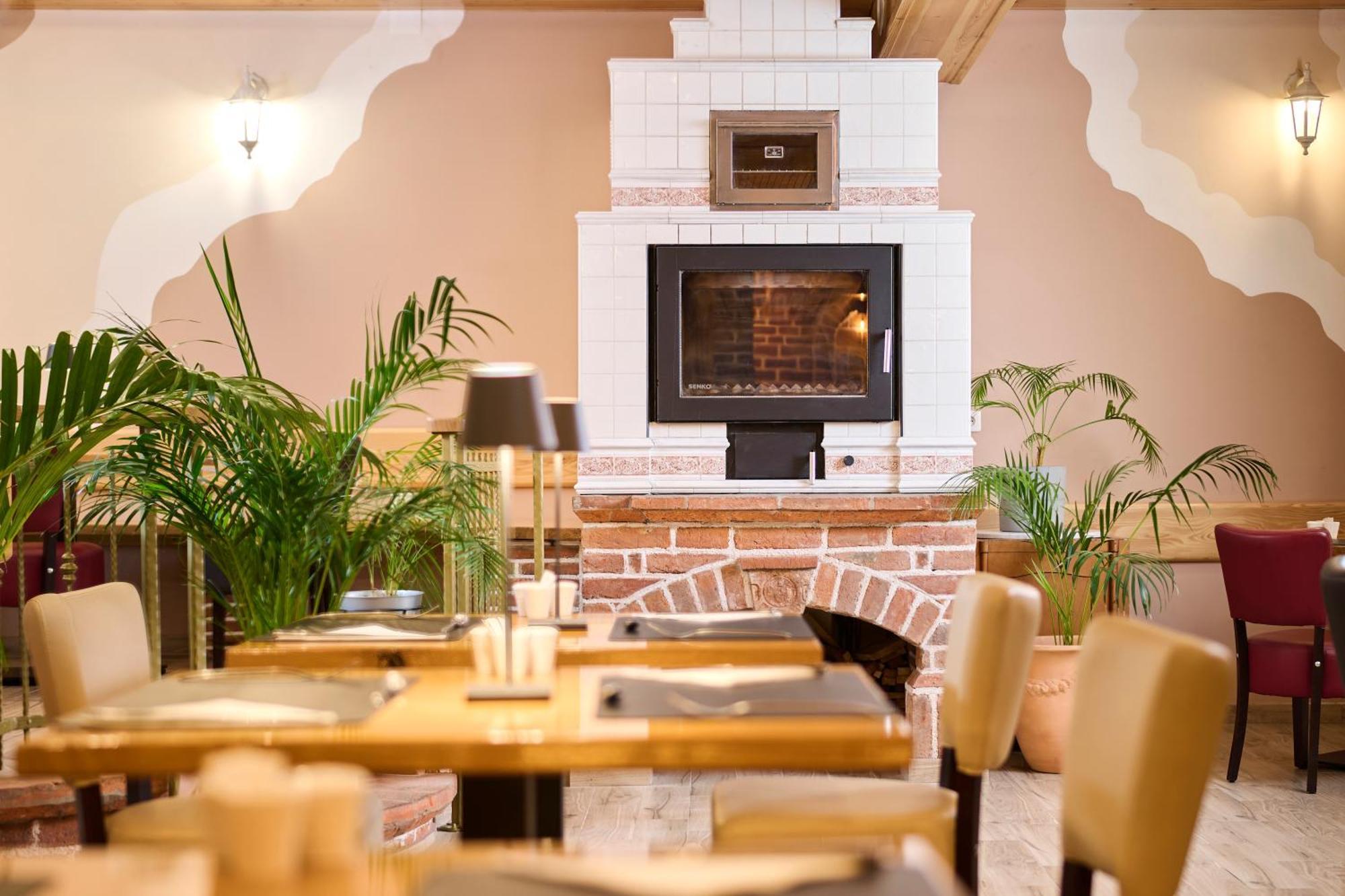 Hotel Kadoor Karlovac Extérieur photo