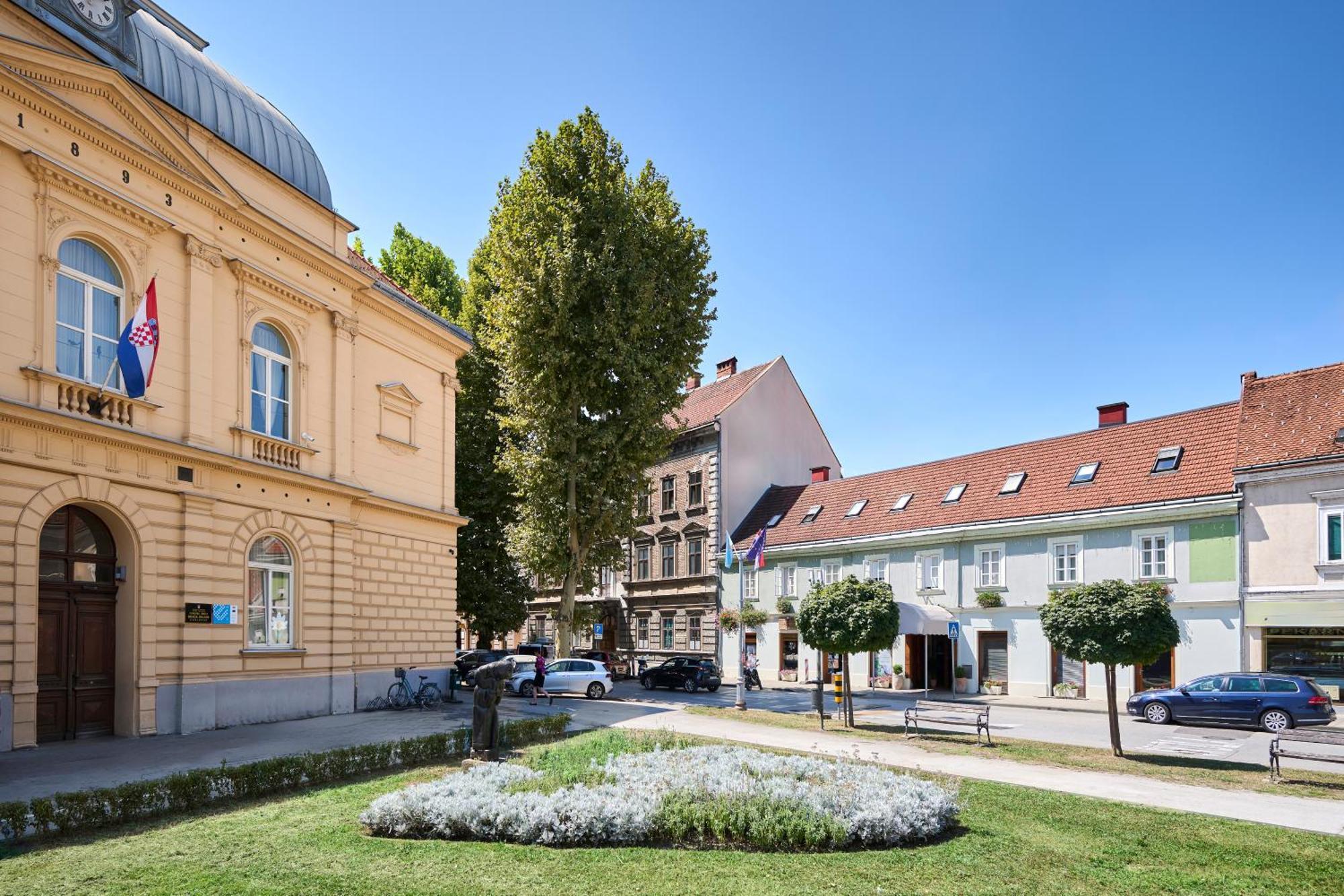 Hotel Kadoor Karlovac Extérieur photo